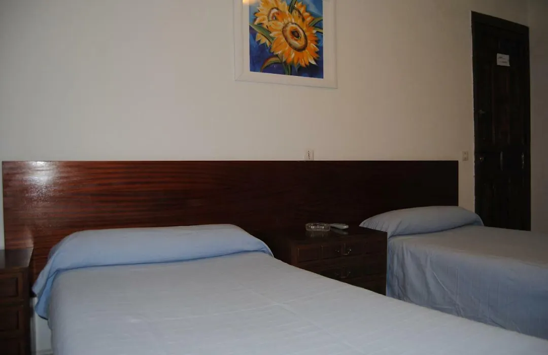 Hostal Ávila-1