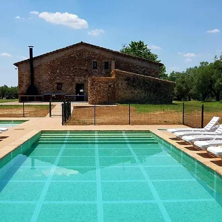 Masía para grupos con piscina privada-28 pax-3