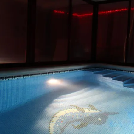 Vivienda de estilo rústico con piscina LA GRANÁ-2