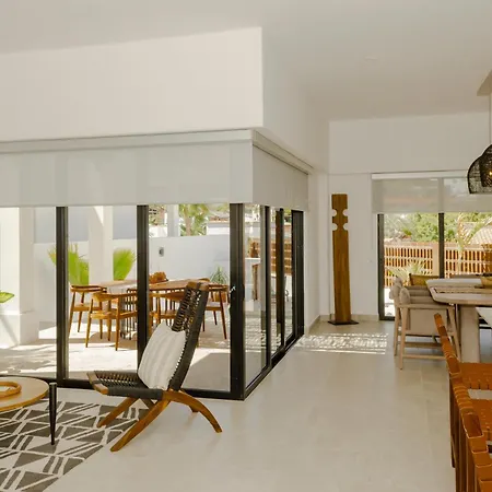 Casa Gallo, Heated Pool, Exclusive Beach & Great Location-2