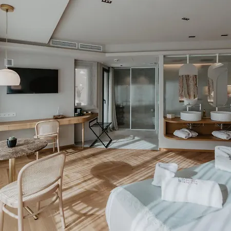 Hotel Petit Luxe-3