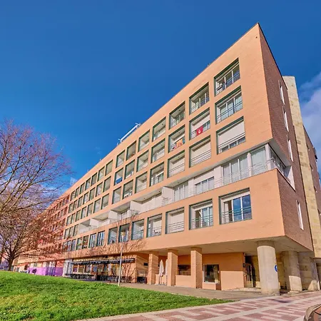 Mirasierra Suites Pamplona-2