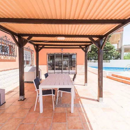 Expoholidys- Chalet privado en Castell del Rey-3