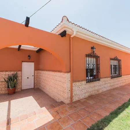 Expoholidys- Chalet privado en Castell del Rey-2