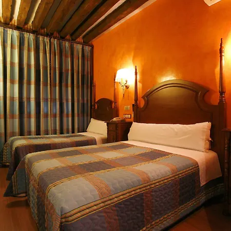 Hostal Victoria I-3