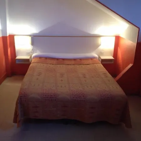 Hotel Du Pont Neuf-2