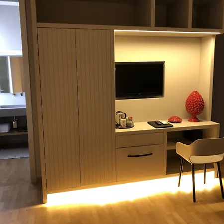 200 Rooms & Terrace-3