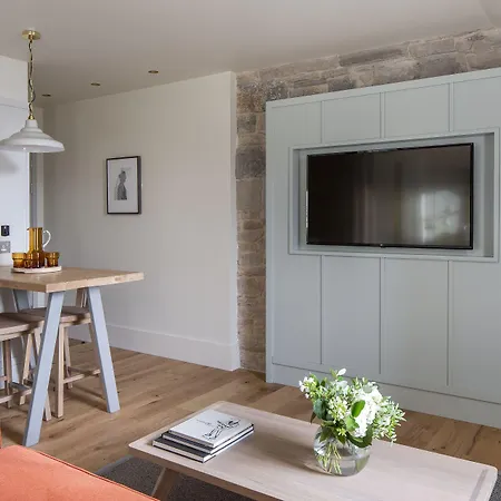 Abbey Strand Apartments, At Holyrood-3