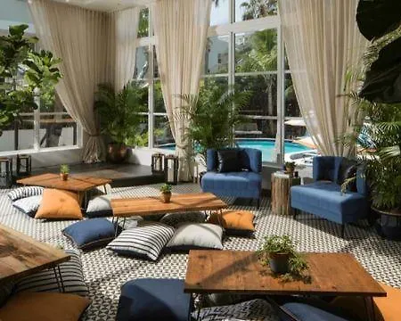 Hotel Rendale Miami Beach-3