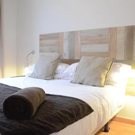 Poble Sec Apartments-3