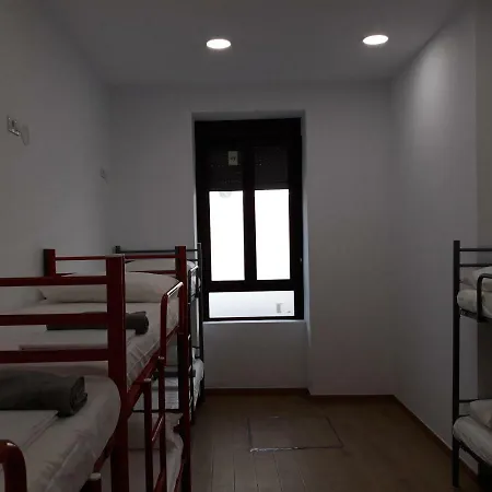 Hub Hostel Seville-3