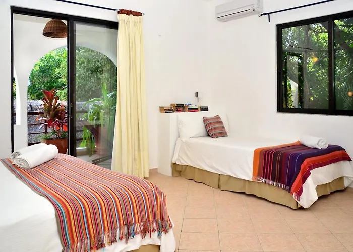 Hotel cerca del colegio: Hotel Club Yebo