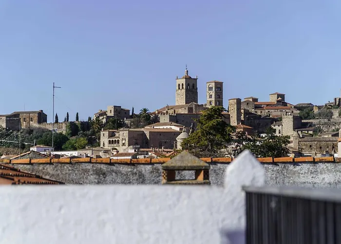 Hotel cerca del colegio: Apartamento Campillo 23 Trujillo