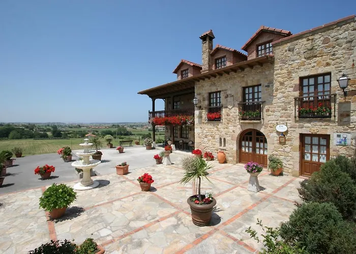 Hotel de lujo: Hotel Posada de Cantabria EL SOLAR -Cenas típicas y Gintonic- Bar -Terraza panorámica