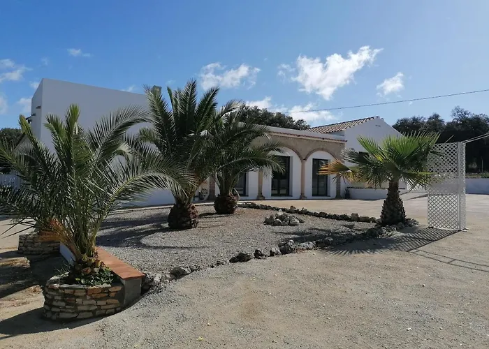 Villa con piscina: Alojamiento Rural El Chaparral
