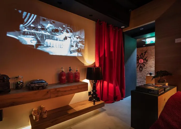 Hotel de 4 estrellas: Zrooms&Suites Hostel Boutique