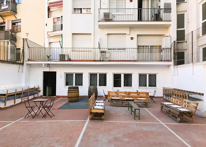 Hotel cerca del colegio: Break N Bed