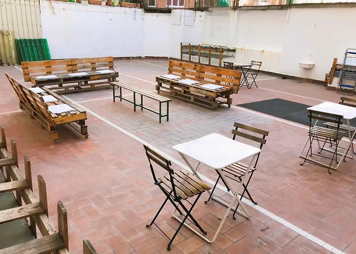 Hotel cerca del colegio: Break N Bed