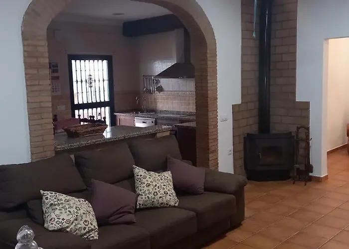 Exclusivo Chalet Con Piscina Junto A Centro Comercial, Posibilidad De Cama Supletoria Adicional Piscina Disponible Hasta 15 De Septiembre