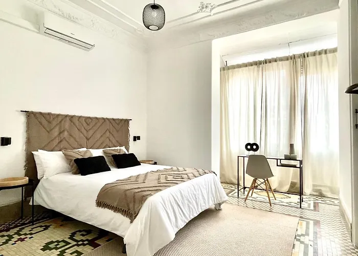 Victoria Site-Luxury Center