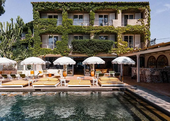 Hotel con piscina: Hotel des Lices
