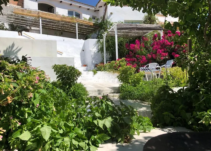 Chalet: La Casa de la Luz. ArtistHome