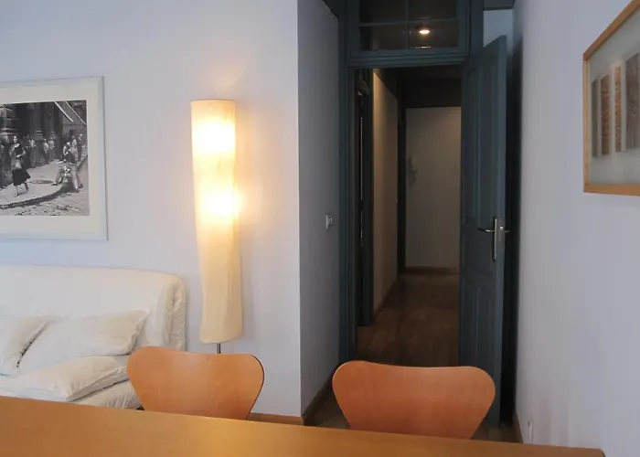 Hotel cerca del colegio: Apartamentos Legazpi