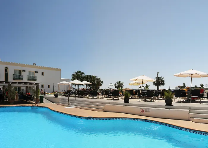 Hotel con piscina: Hotel Nerja Club By Dorobe
