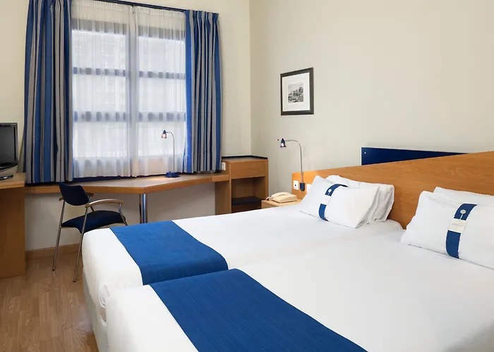 Holiday Inn Express Ciudad de las Ciencias, an IHG Hotel