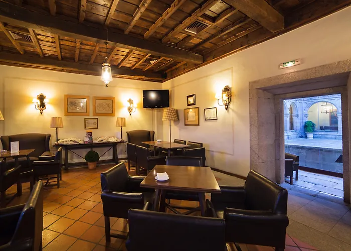 Hotel con piscina: Parador de Monforte de Lemos