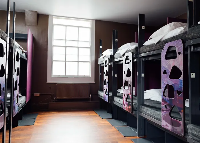 Hotel cerca del colegio: Clink78 Hostel