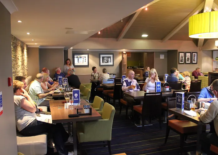 Holiday Inn Express Edinburgh Airport By Ihg