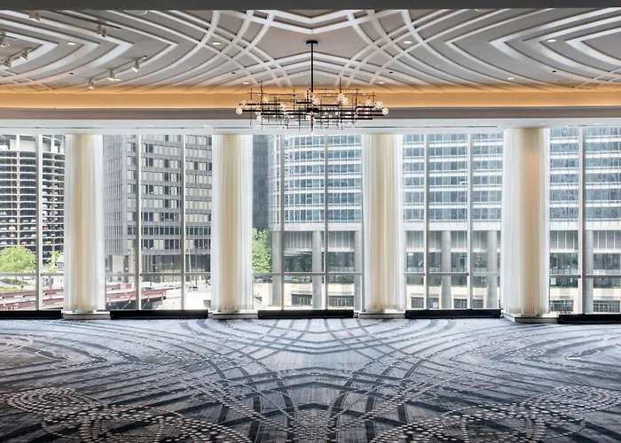 Londonhouse Chicago, Curio Collection By Hilton