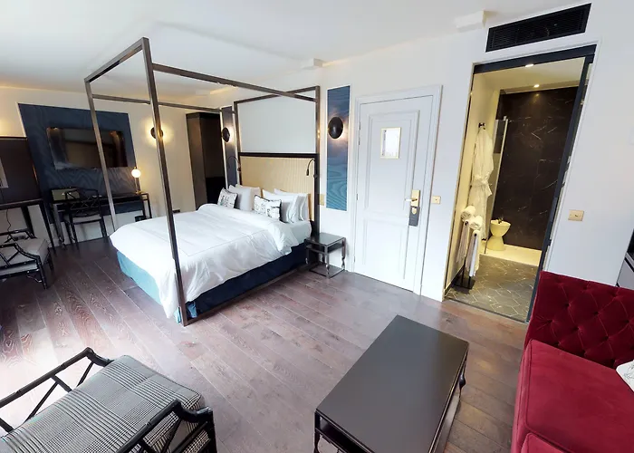 Mom'Art Hotel