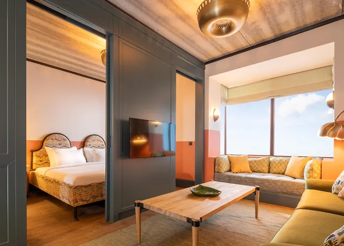 The July - Boat & Co