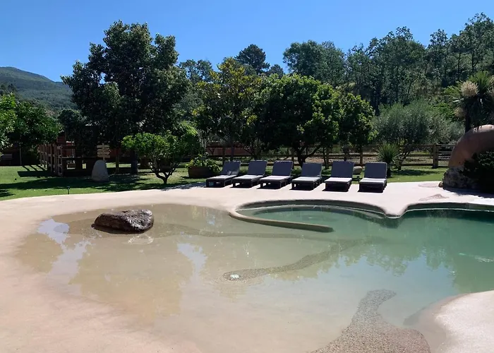 Villa con piscina: Casa Rural La Joya