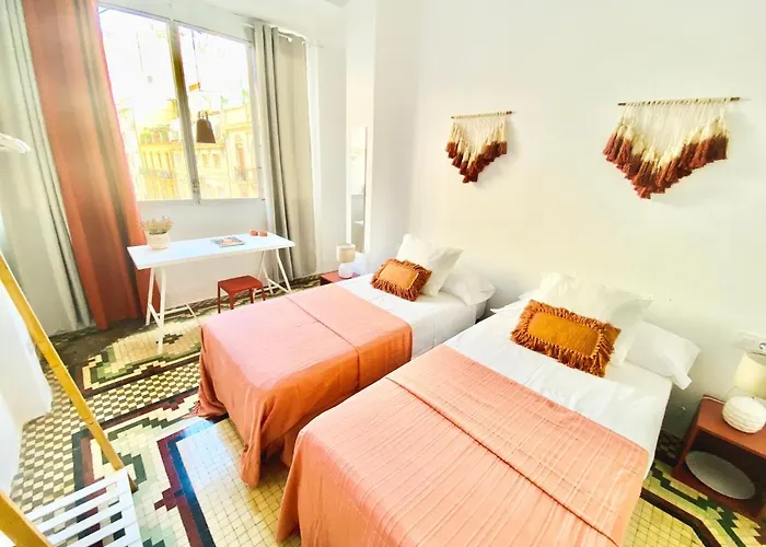 Victoria Site-Luxury Center