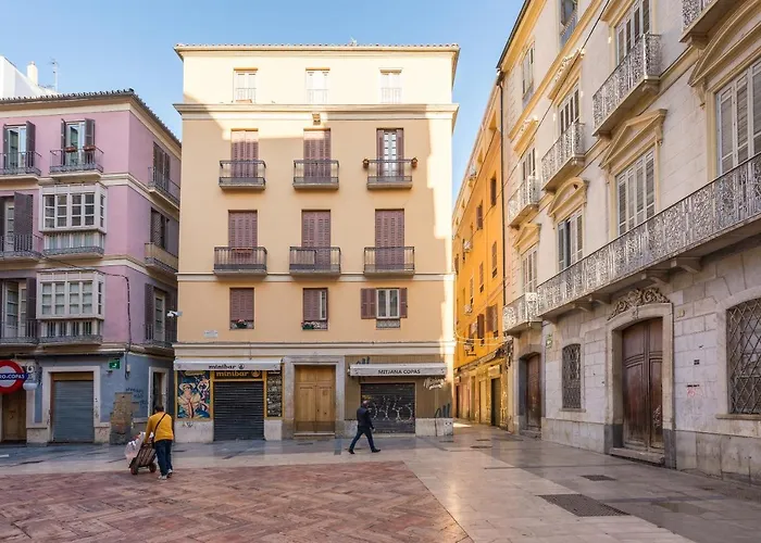 Central Malaga At Mitjana Plaza