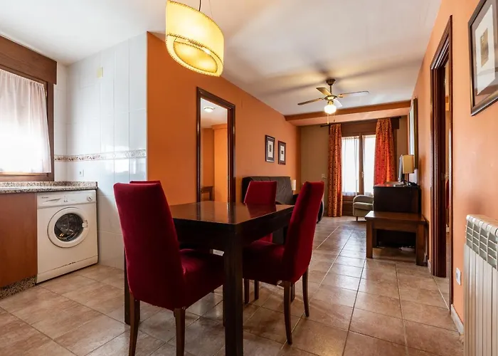 Hotel cerca del colegio: Apartamentos La Trufa Negra