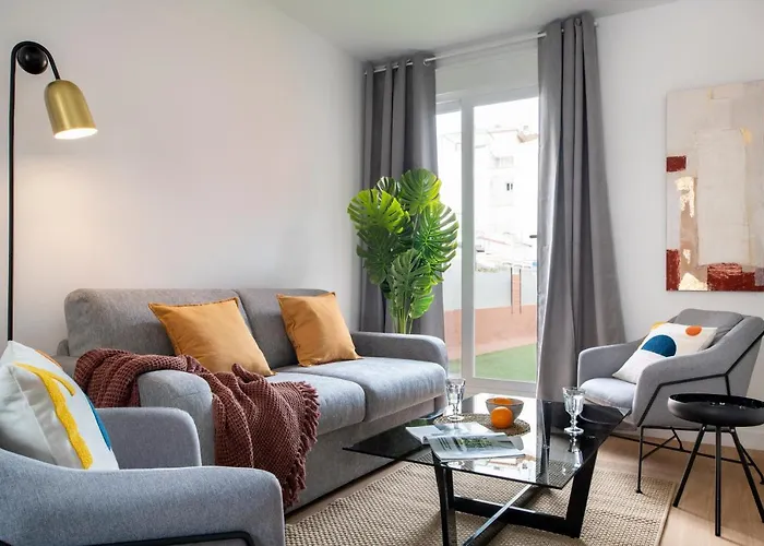 Hotel cerca del colegio: Suites Santas Patronas, Maestranza