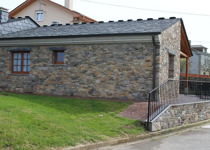 Hotel cerca del colegio: Apartamentos Casa Cerolleiro