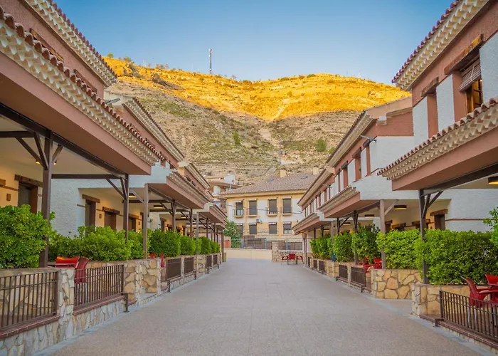 Villa con piscina: Casas Rurales Los Olivos