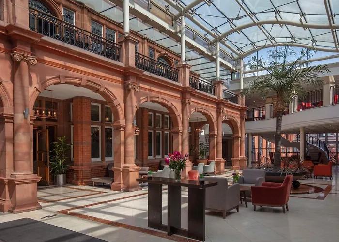 Hotel boutique: The Crown London Hotel, Cricklewood North West London, Worldhotels Distinctive