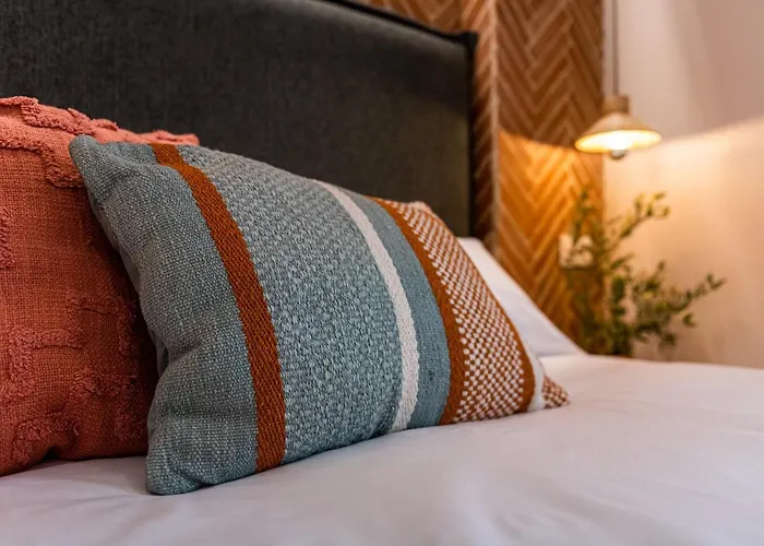 B&B: Vestal Suites Domo Adults Only
