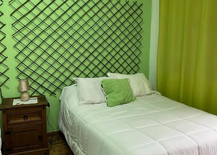 Hotel cerca del colegio: Hostal Cabañeros