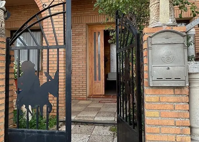 Hotel cerca del colegio: Hostal Cabañeros