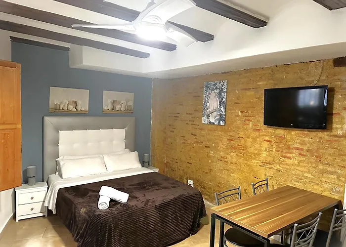 Hotel cerca del colegio: Murillo Apartment