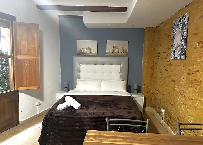 Hotel cerca del colegio: Murillo Apartment