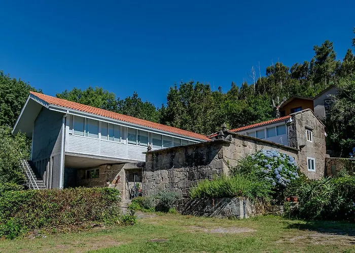 Hotel cerca del colegio: Casa Rural O Pozo