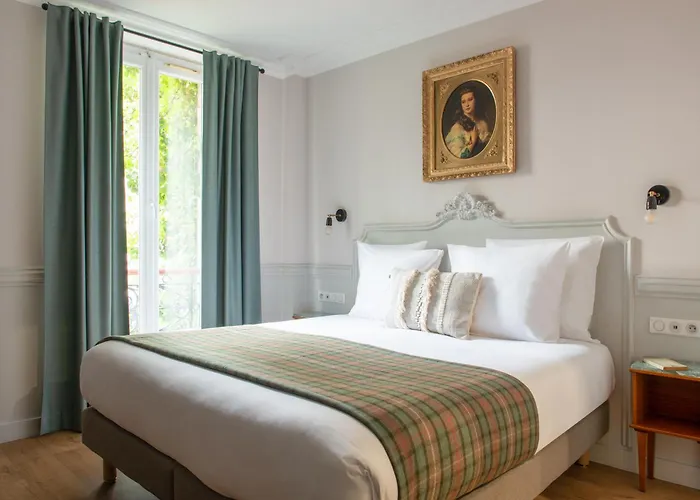 Hôtel De La Porte Dorée